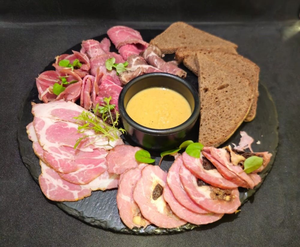 Мясная тарелка Мясная тарелка
