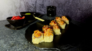 Ролл с тартаром из тунца